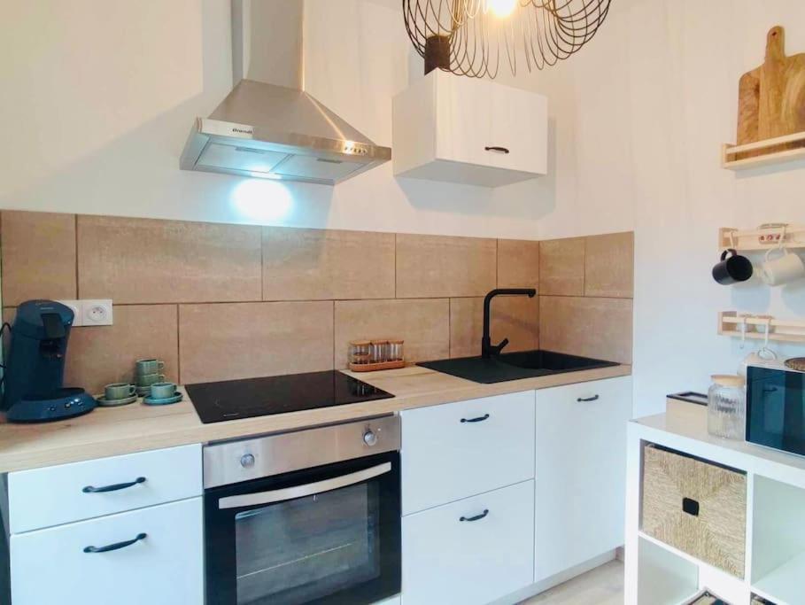 Le Rendez Vous - Parking Gratuit Apartment Carcassonne Bagian luar foto
